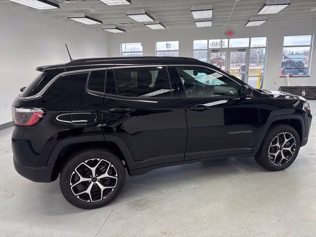 2026 Diamond Black Crystal Pearlcoat Jeep Compass Limited 4X4 SUV