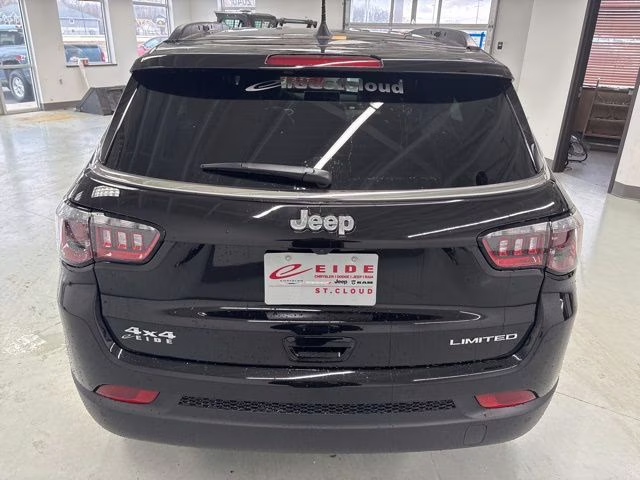 2026 Diamond Black Crystal Pearlcoat Jeep Compass Limited 4X4 SUV