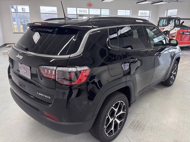 2026 Diamond Black Crystal Pearlcoat Jeep Compass Limited 4X4 SUV