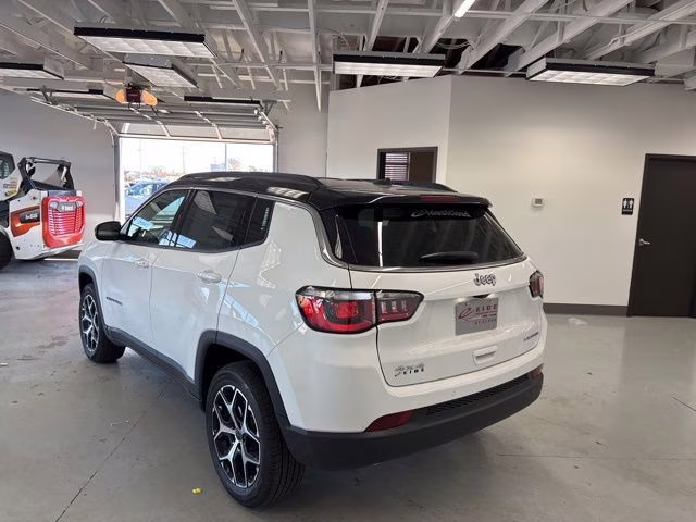 2026 Bright White Clearcoat Jeep Compass Limited 4X4 SUV