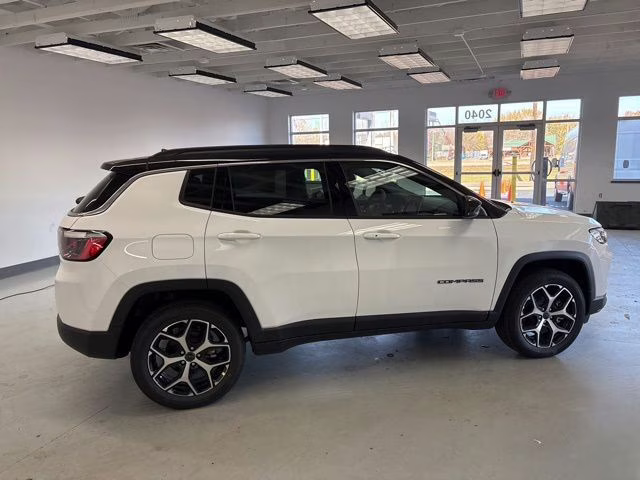 2026 Bright White Clearcoat Jeep Compass Limited 4X4 SUV