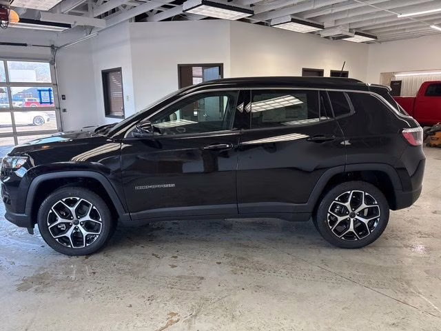 2026 Diamond Black Crystal Pearlcoat Jeep Compass Limited 4X4 SUV