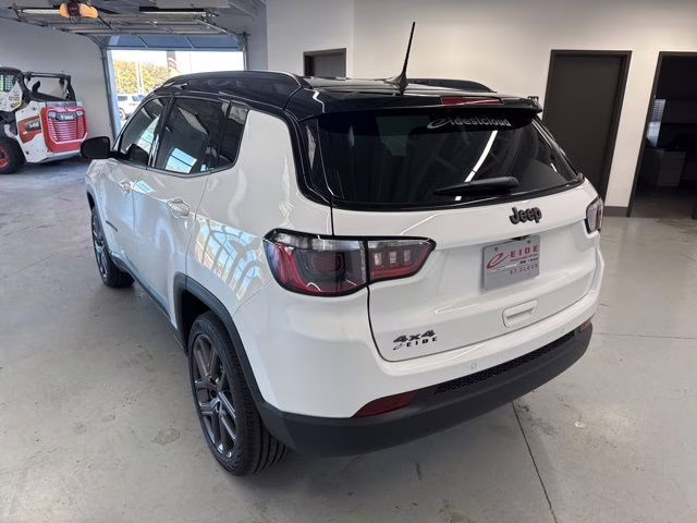2026 Bright White Clearcoat Jeep Compass Limited 4X4 SUV