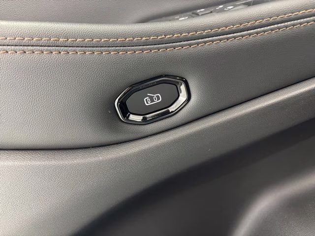 2026 Bright White Clearcoat Jeep Cherokee Overland 4X4 SUV