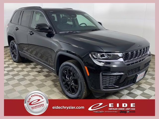 2026 Diamond Black Crystal Pearlcoat Jeep Grand Cherokee Altitude 4X4 SUV