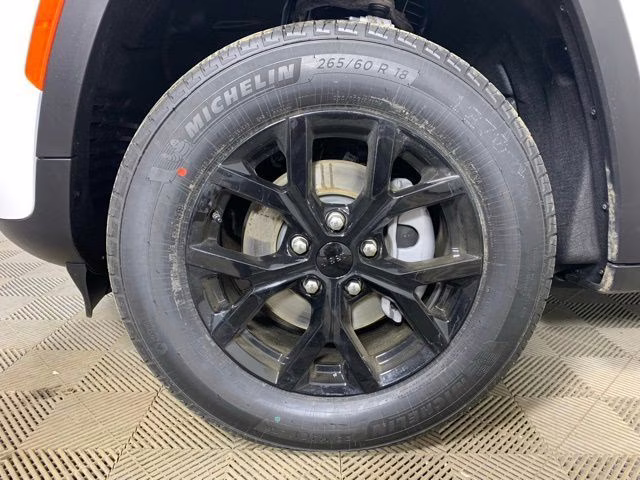 2026 Bright White Clearcoat Jeep Grand Cherokee Altitude 4X4 SUV