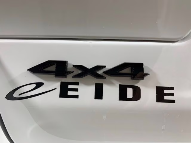 2026 Bright White Clearcoat Jeep Grand Cherokee Altitude 4X4 SUV