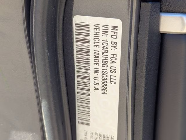 2025 Baltic Gray Metallic Clearcoat Jeep Grand Cherokee Limited 4X4 SUV
