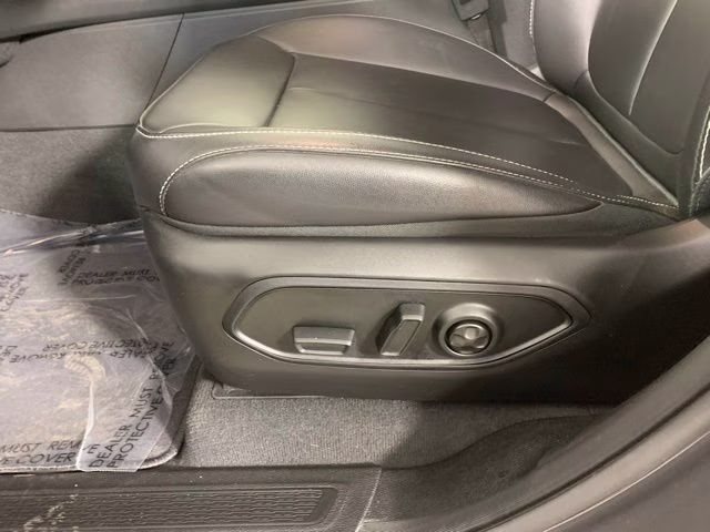 2025 Baltic Gray Metallic Clearcoat Jeep Grand Cherokee Limited 4X4 SUV