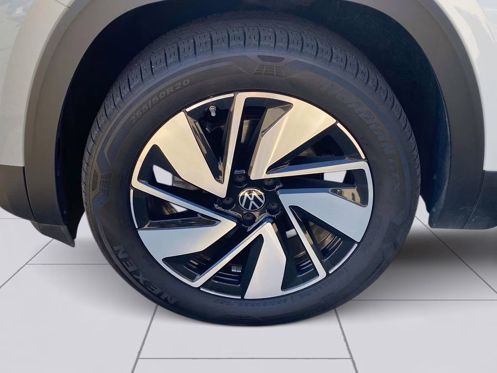 2024 White Volkswagen Atlas 2.0T SE w/Technology AWD SUV