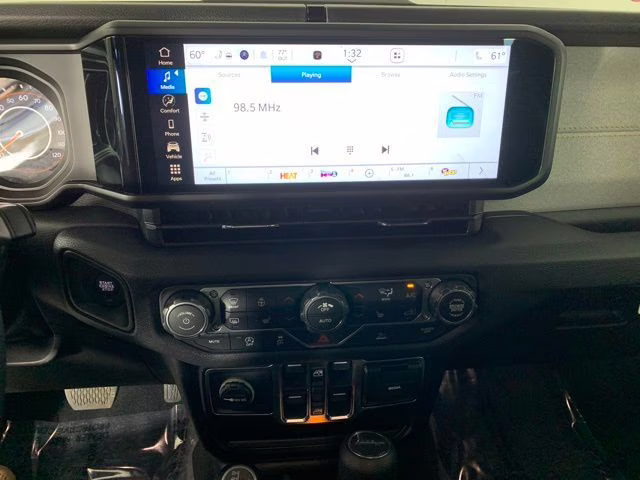 2026 Bright White Clearcoat Jeep Gladiator Sport S 4X4 Truck