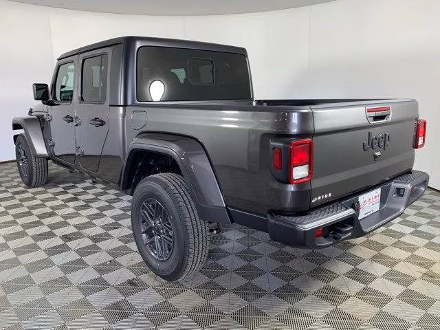 2026 Granite Crystal Metallic Clearcoat Jeep Gladiator Sport S 4X4 Truck