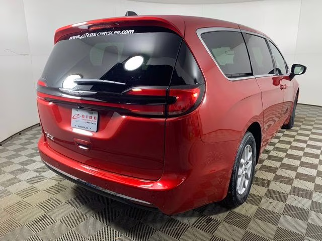 2026 Red Hot Pearlcoat Chrysler Pacifica Select FWD Van