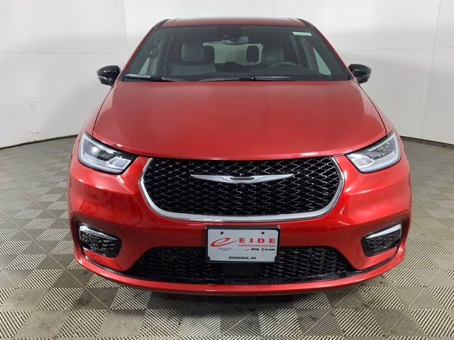 2026 Red Hot Pearlcoat Chrysler Pacifica Select FWD Van