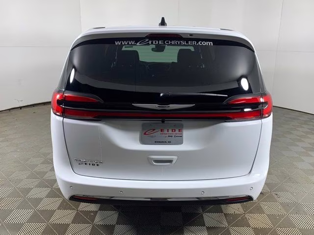2026 Bright White Clearcoat Chrysler Pacifica Select FWD Van