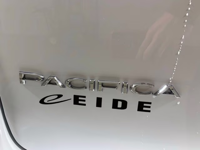 2026 Bright White Clearcoat Chrysler Pacifica Select FWD Van