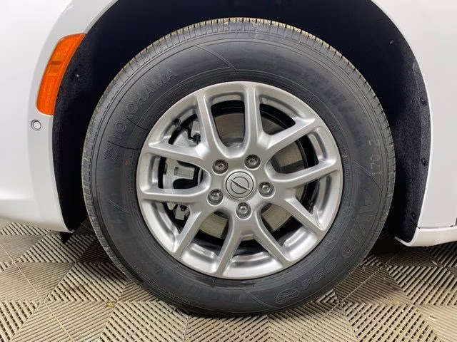 2026 Bright White Clearcoat Chrysler Pacifica Select FWD Van