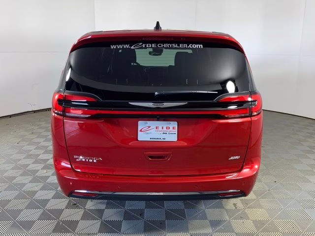 2026 Red Hot Pearlcoat Chrysler Pacifica Select AWD AWD Van