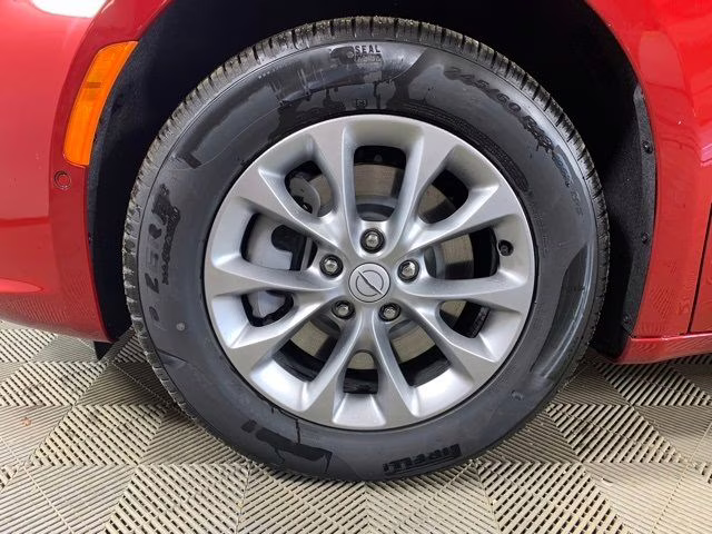 2026 Red Hot Pearlcoat Chrysler Pacifica Select AWD AWD Van