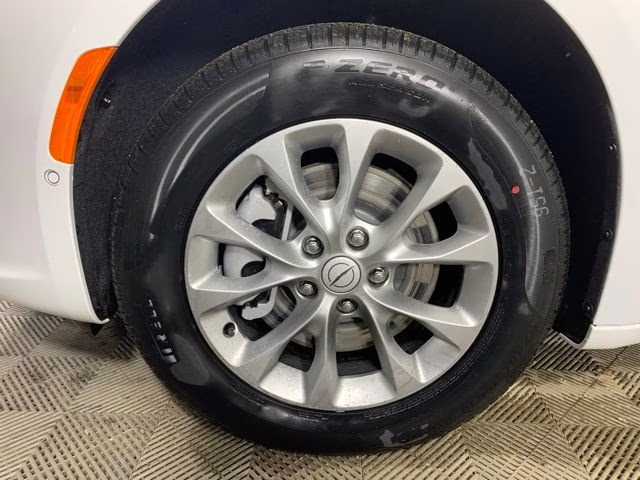 2026 Bright White Clearcoat Chrysler Pacifica Select AWD AWD Van