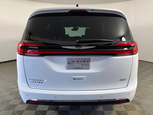 2026 Bright White Clearcoat Chrysler Pacifica Select AWD AWD Van