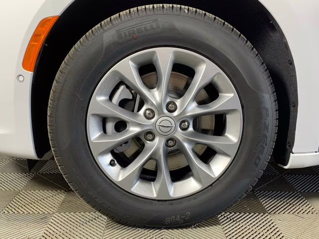 2026 Bright White Clearcoat Chrysler Pacifica Select AWD AWD Van