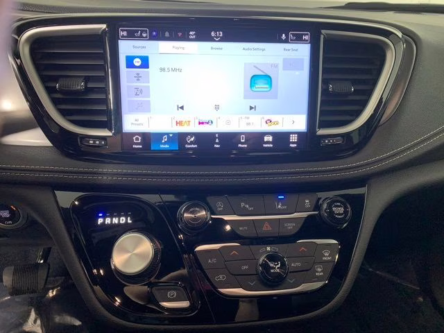 2026 Red Hot Pearlcoat Chrysler Pacifica Select AWD AWD Van