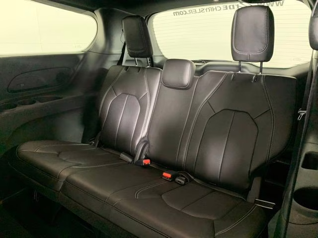 2026 Red Hot Pearlcoat Chrysler Pacifica Select AWD AWD Van