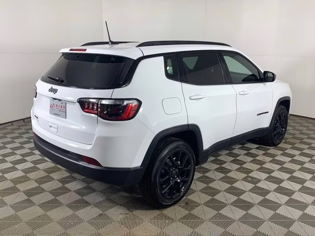 2026 Bright White Clearcoat Jeep Compass Latitude 4X4 SUV