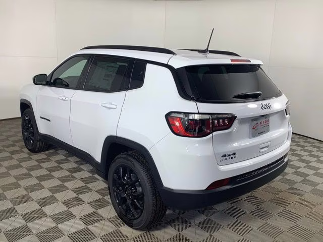 2026 Bright White Clearcoat Jeep Compass Latitude 4X4 SUV