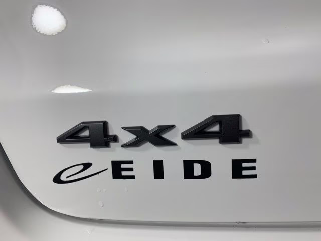 2026 Bright White Clearcoat Jeep Compass Latitude 4X4 SUV