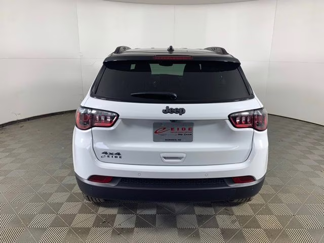 2026 Bright White Clearcoat Jeep Compass Limited Altitude 4X4 SUV