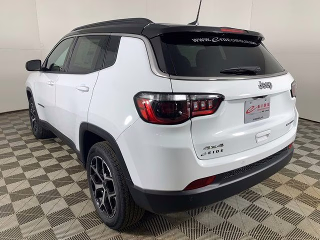 2026 Bright White Clearcoat Jeep Compass Limited 4X4 SUV