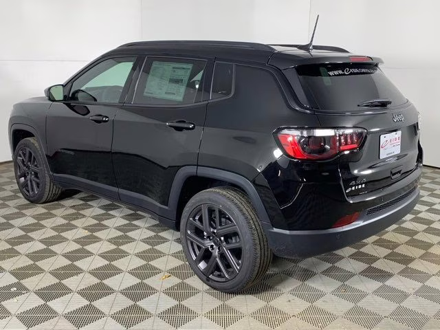 2026 Diamond Black Crystal Pearlcoat Jeep Compass Limited Altitude 4X4 SUV