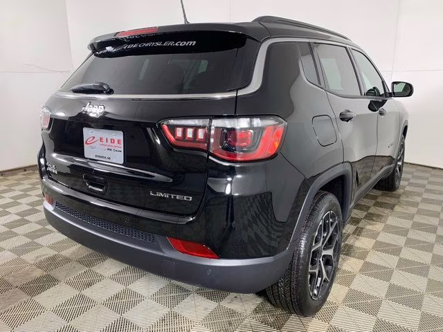 2026 Diamond Black Crystal Pearlcoat Jeep Compass Limited 4X4 SUV