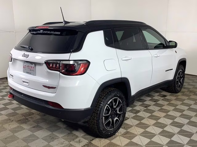 2026 Bright White Clearcoat Jeep Compass Trailhawk 4X4 SUV