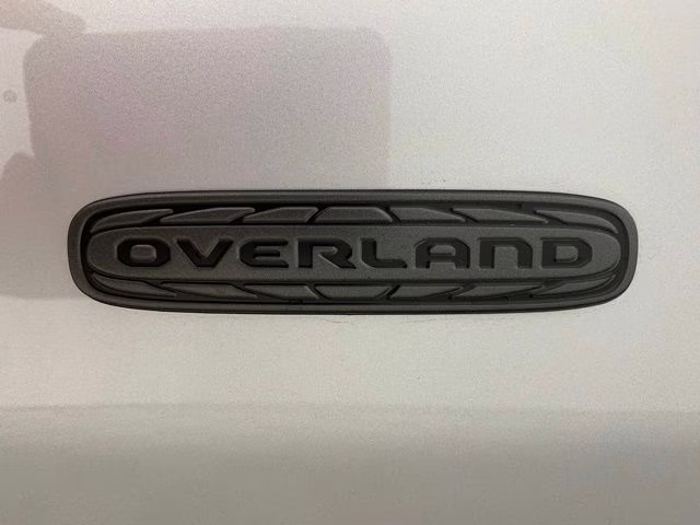 2026 Silver Zynith Clearcoat Jeep Cherokee Overland 4X4 SUV