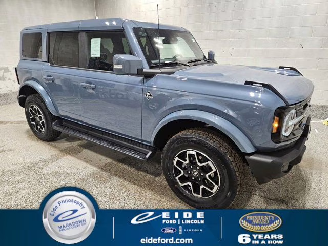 2025 Azure Gray Metallic Tri-Coat Ford Bronco Outer Banks 4X4 SUV