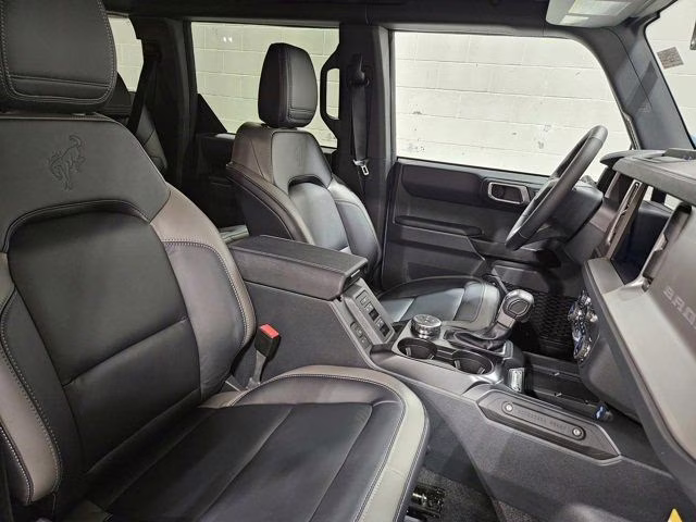 2025 Azure Gray Metallic Tri-Coat Ford Bronco Outer Banks 4X4 SUV