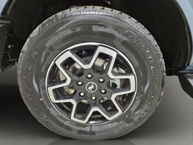 2025 Azure Gray Metallic Tri-Coat Ford Bronco Outer Banks 4X4 SUV