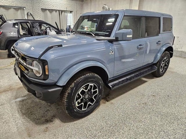 2025 Azure Gray Metallic Tri-Coat Ford Bronco Outer Banks 4X4 SUV