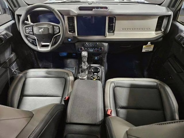 2025 Azure Gray Metallic Tri-Coat Ford Bronco Outer Banks 4X4 SUV