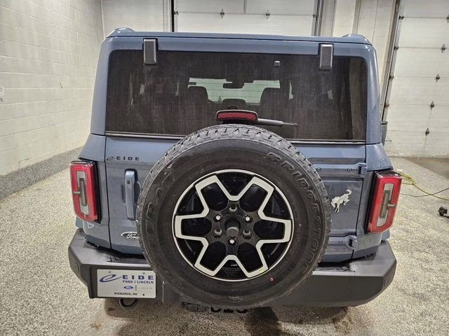 2025 Azure Gray Metallic Tri-Coat Ford Bronco Outer Banks 4X4 SUV