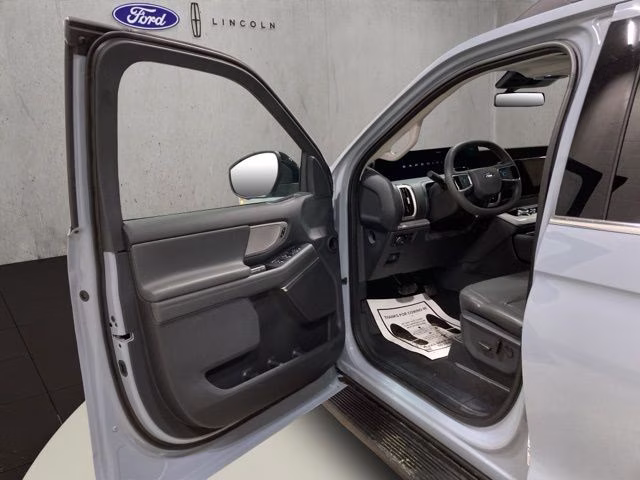 2026 Glacier Gray Metallic Tri-Coat Ford Expedition Max Active 4X4 SUV