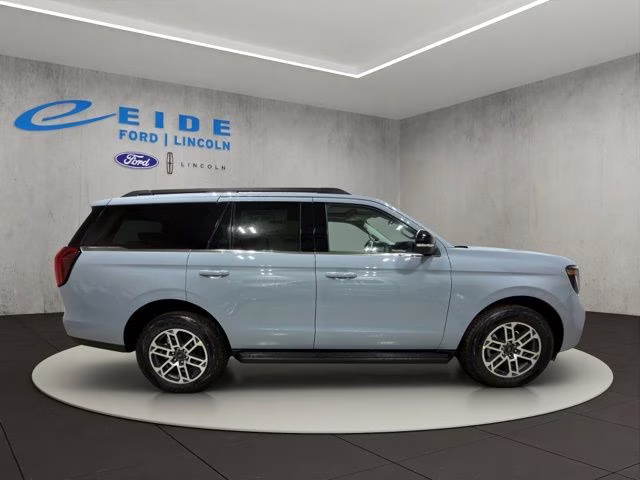 2026 Glacier Gray Metallic Tri-Coat Ford Expedition Active 4X4 SUV