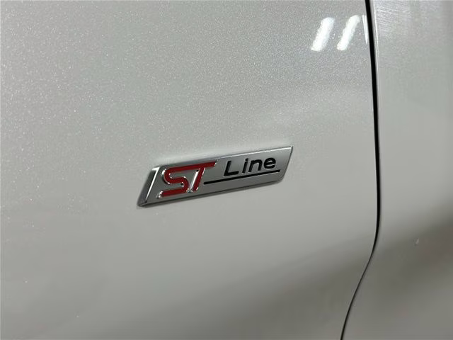 2026 Star White Metallic Tri-Coat Ford Explorer ST-Line 4X4 SUV