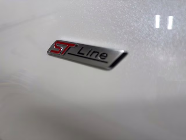 2026 Star White Metallic Tri-Coat Ford Explorer ST-Line 4X4 SUV