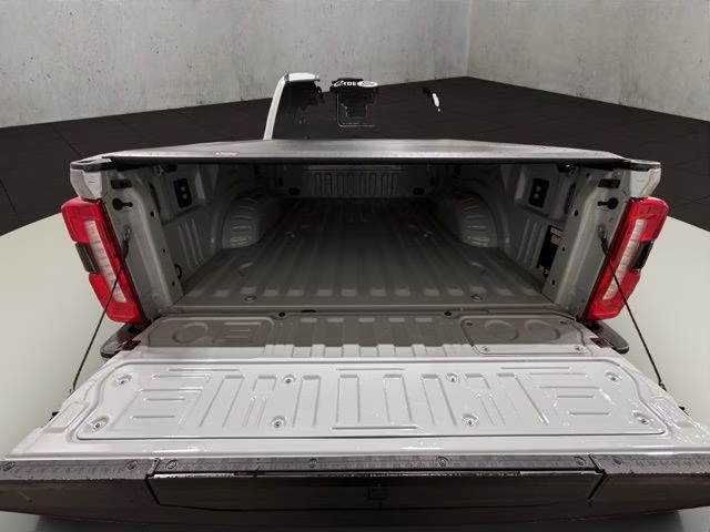 2026 Avalanche Ford Super Duty F-250 SRW Lariat 4X4 Truck
