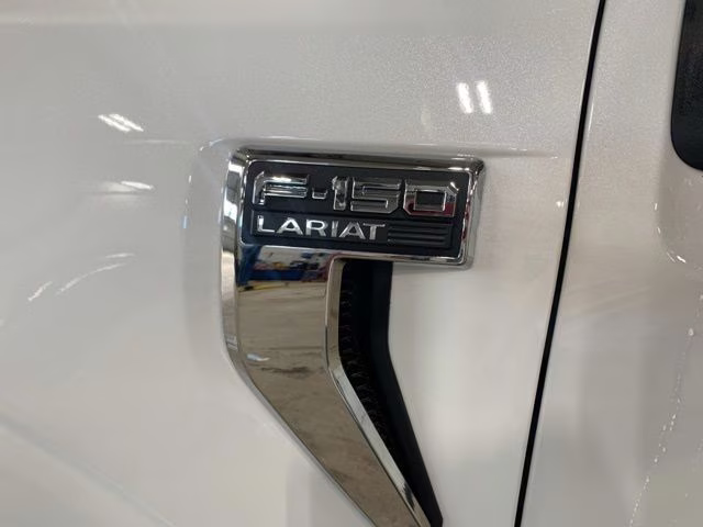 2025 Star White Metallic Tri-Coat Ford F-150 Lariat Chrome 4X4 Truck