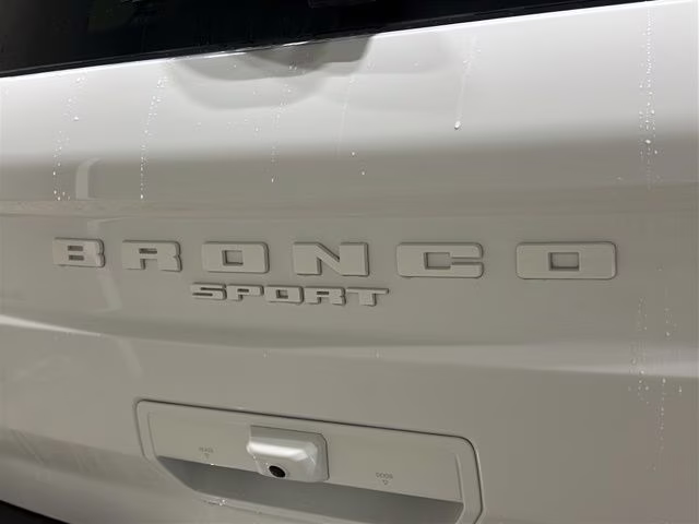 2025 Oxford White Ford Bronco Sport Badlands 4X4 SUV